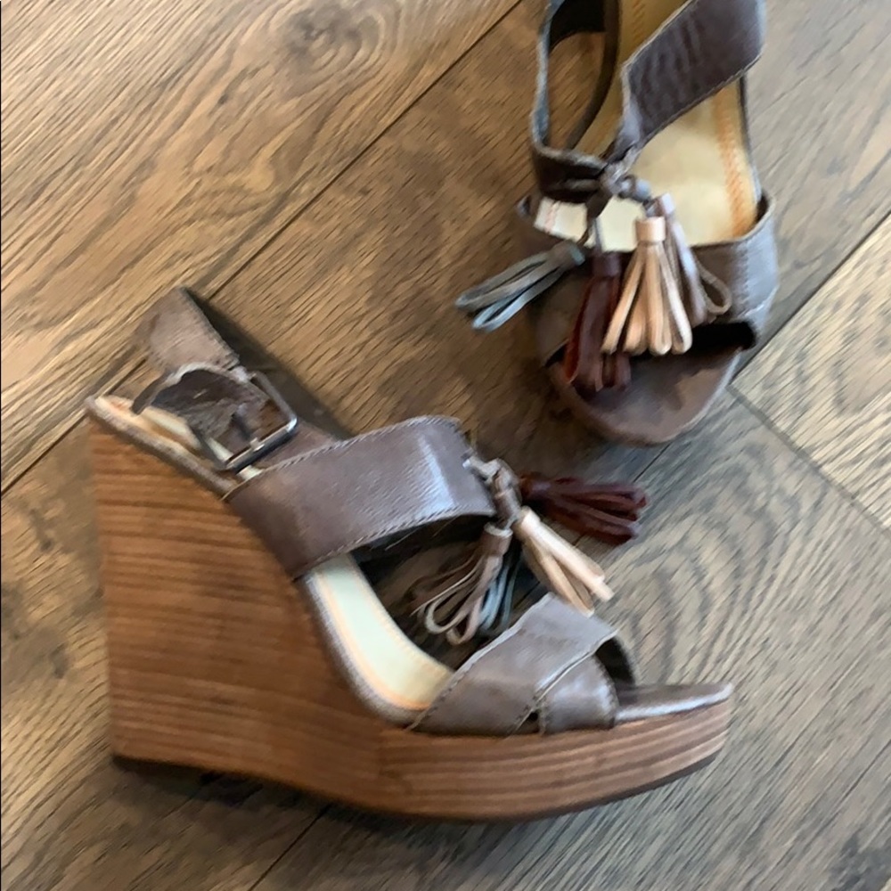 Wedge sandals